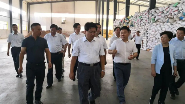 湖南省副省長(zhǎng)隋忠誠(chéng)調(diào)研貴太太，稱贊貴太太助力產(chǎn)業(yè)扶貧，并鼓勵(lì)貴太太爭(zhēng)做行業(yè)標(biāo)桿